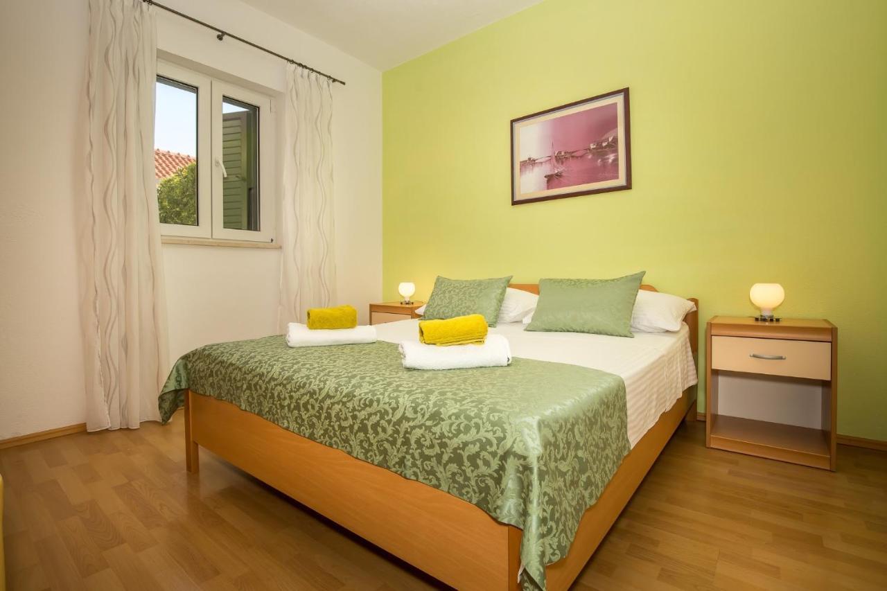 Apartmani Filipic 波尔 外观 照片