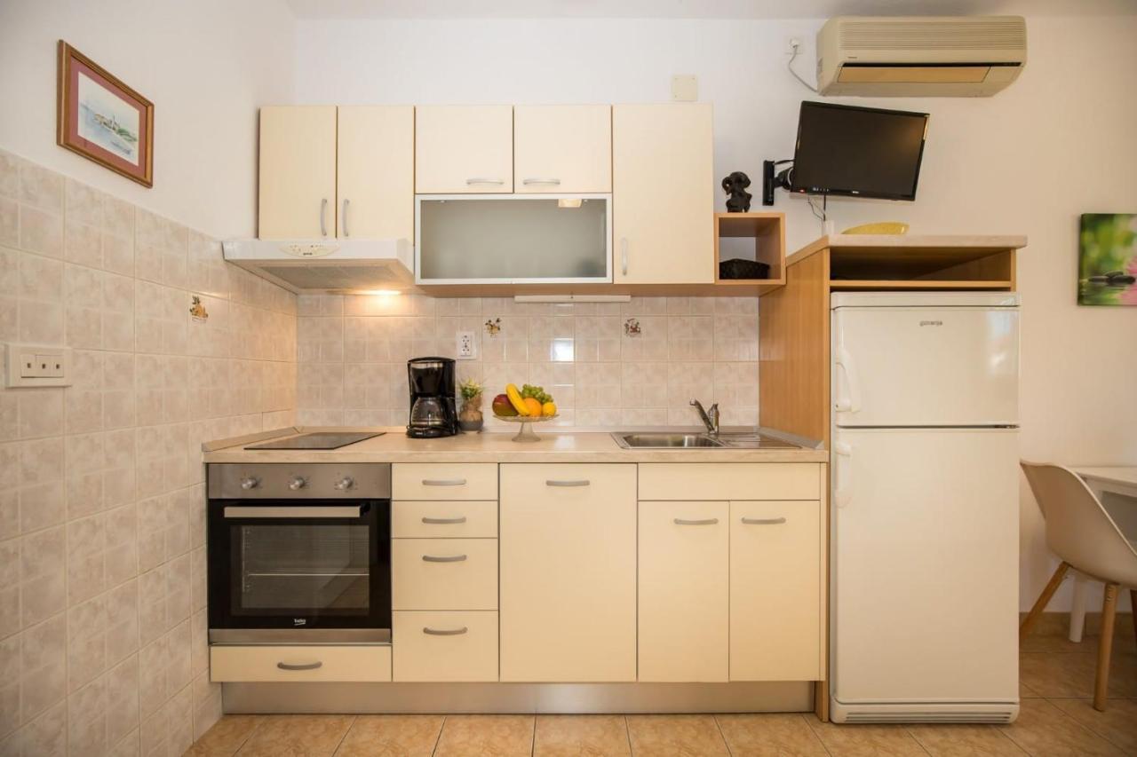Apartmani Filipic 波尔 外观 照片