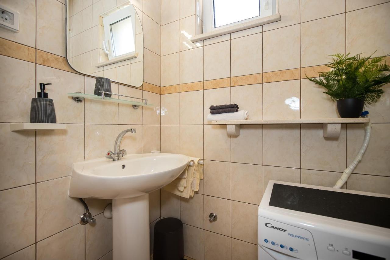 Apartmani Filipic 波尔 外观 照片
