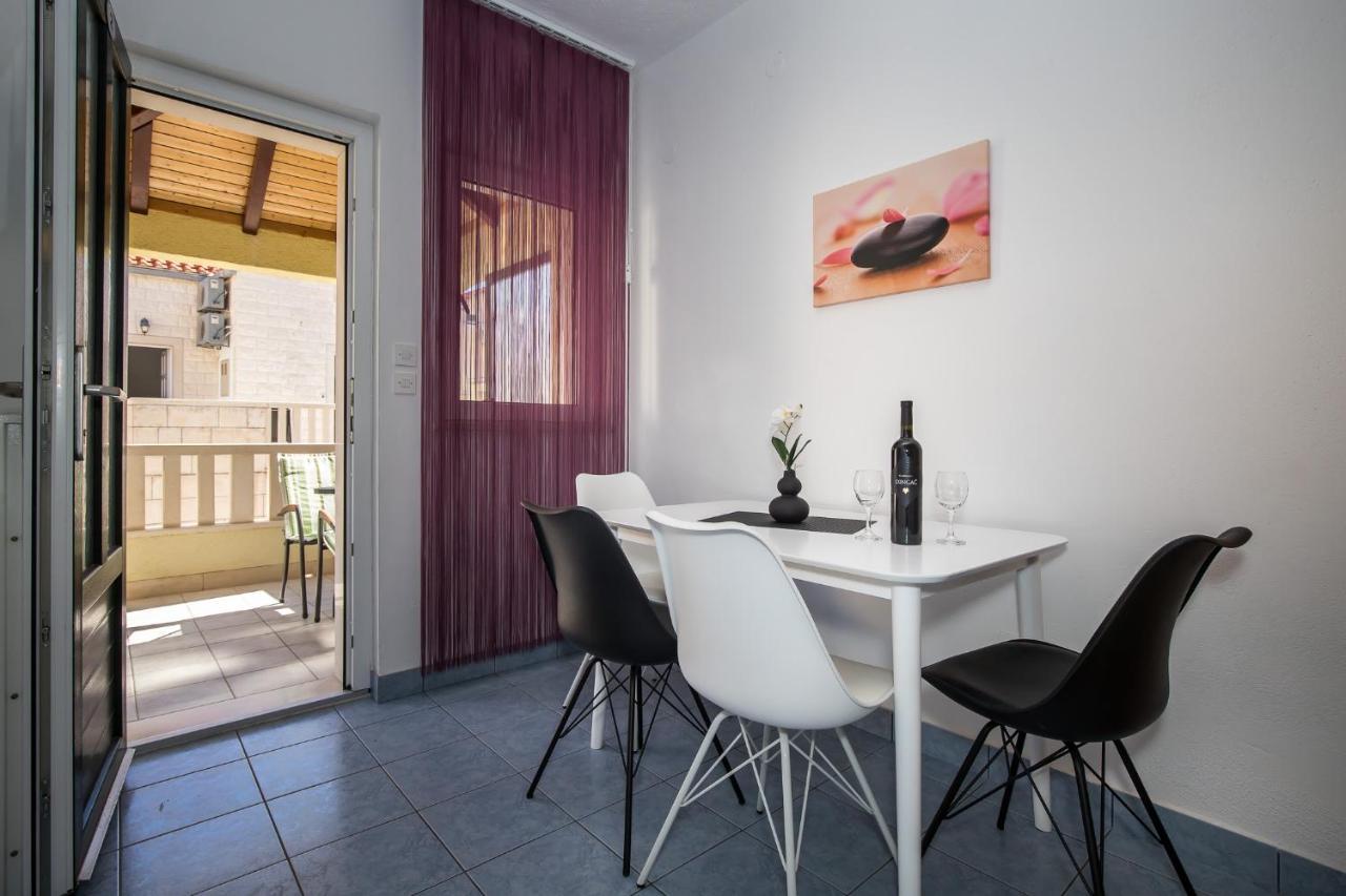 Apartmani Filipic 波尔 外观 照片